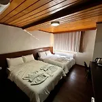 Gold Corner Ξενοδοχείο *
